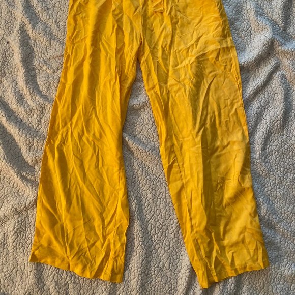 yellow flare pants with belt and pockets - Picture 2 of 4